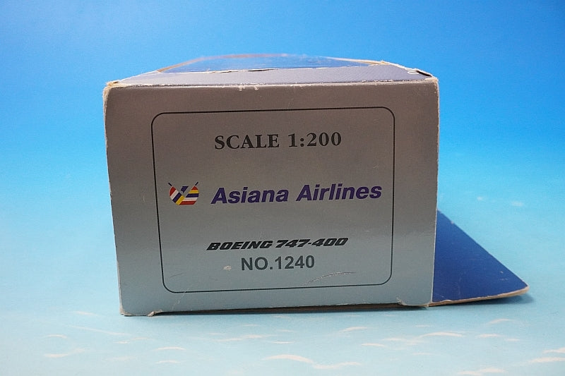 1:200 B747-400 Asiana HL7428 1240 Hogan airplane model