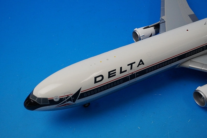 1:200 MD-11 Delta Widget N807DE G2DAL407 Gemini airplane model
