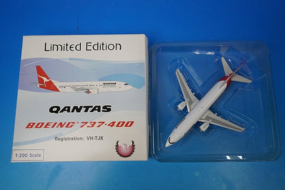 1:200 B737-400 Qantas VH-TJK 20031 Phoenix airplane model
