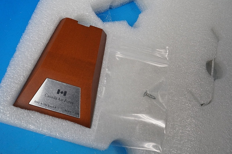 1:200 Dash 8-100 Royal Canadian Air Force XX2583 JC Wings airplane model