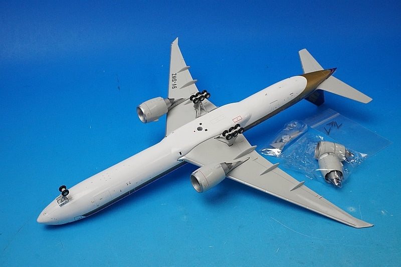 1:200 B777-300ER Singapore Selectable Engine Open Close 9V-SWZ