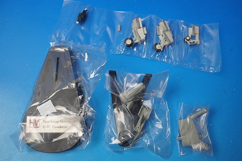 1:72 E-2C Hawkeye U.S. Navy 123rd Early Warning Squadron Screwtops aboard the aircraft carrier Enterprise HA4801 Hobby Master