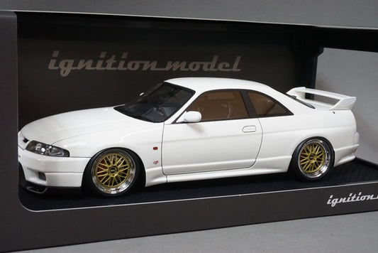 1:18 ignition model IG1310 Nissan Skyline GT-R (R33) Vspec White