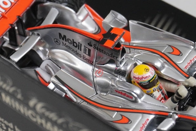 1:43 MINICHAMPS 530084332 Vodafone McLaren Mercedes MP4-23 2008 World Champion #22 L.Hamilton model car
