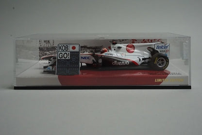 1:43 MINICHAMPS 413110186 Sauber Show Car 2011 #16 model car