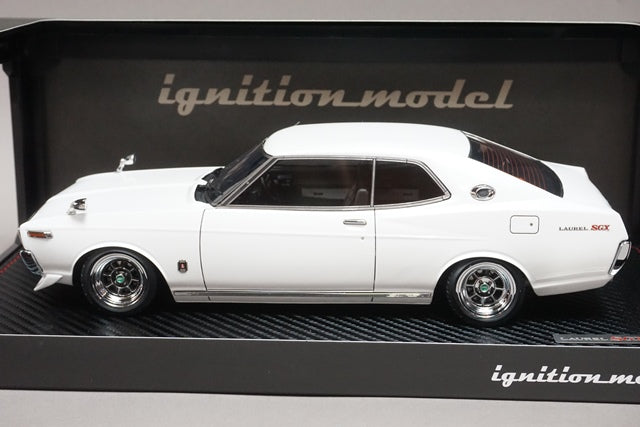 1:18 ignition model IG2403 Nissan Laurel 2000SGX (C130) White