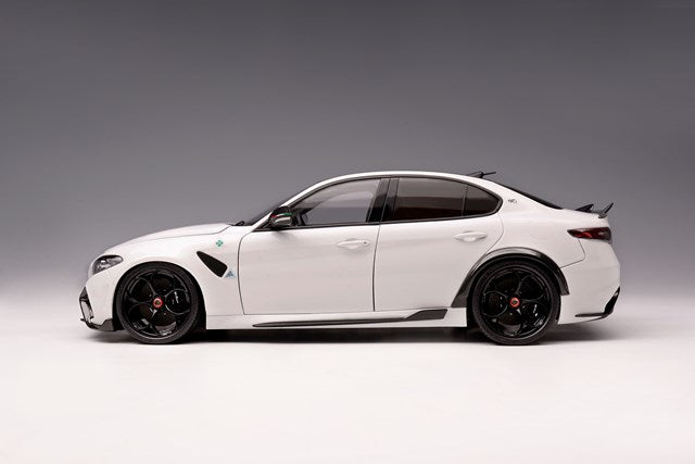 M89003 MOTORHELIX 1:18 Alfa Romeo Giulia GTA Bianco Trofed White model car