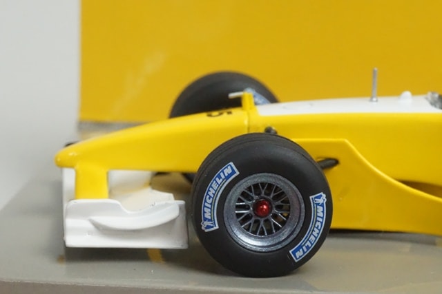 1:43 MINICHAMPS 400020185 Renault F1 B201 Barcelona Test Car 2002 #15 J.Button model car