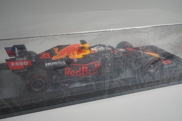 1:18 SPARK 18S609 Red Bull Racing Honda RB16B Abu Dhabi GP 2021 Winner #33 model car