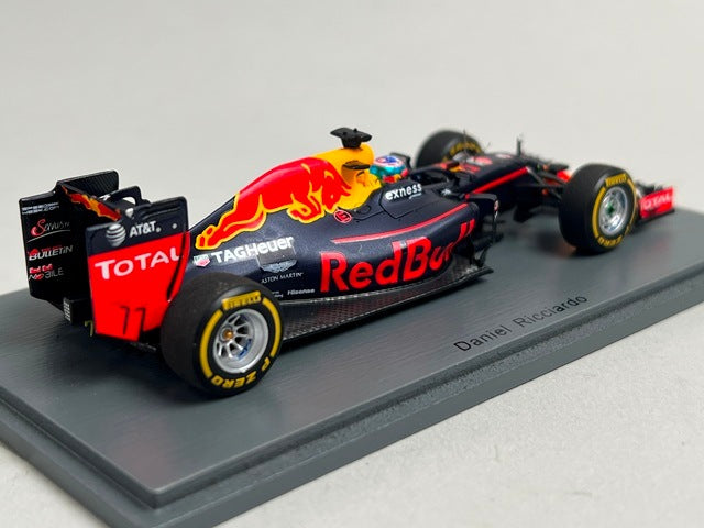 1:43 SPARK S5007 Red Bull Racing TAG Heuer RB12 Australian GP 2016 #3 D. Ricciardo model car