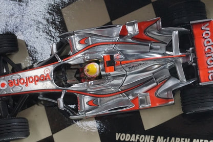 1:43 MINICHAMPS 530084322 Vodafone McLaren Mercedes MP4-23 2008 #22 L. Hamilton model car