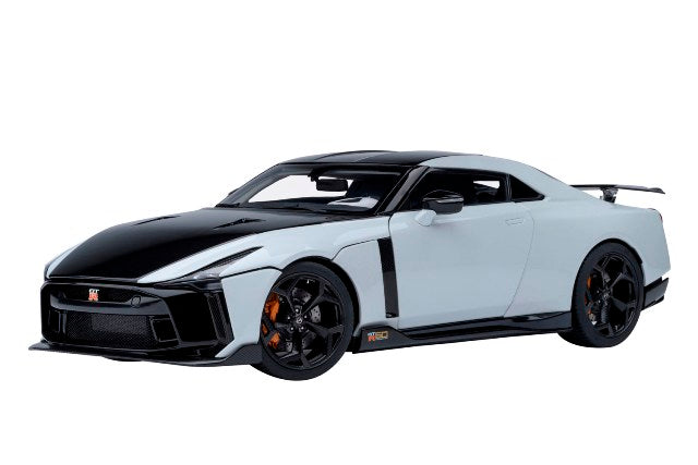 77511 AUTOart 1:18 Nissan GT-R50 by ITALDESIGN Metallic White Black model car