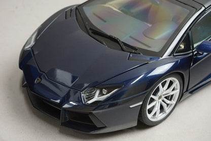 1:18 AUTOart 74698 Lamborghini Aventador LP700-4 Roadster Metallic Dark Blue model car