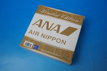 1:400 B737-700 ANA Gold Jet JA02AN 10735 Phoenix airplane model