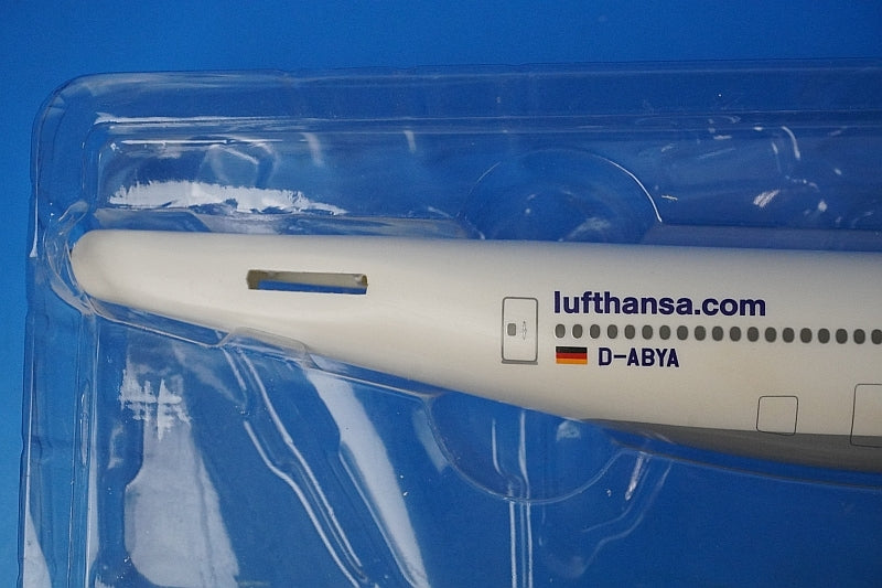 1:200 B747-8i Lufthansa D-ABYA LH07 LIMOX airplane model