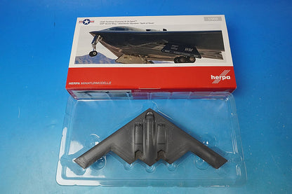 1:200 B-2A U.S. Air Force 509th Bomb Wing 393rd Bomb Squadron #88-0328 556989 Herpa airplane model