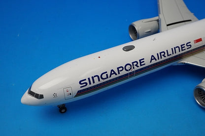 1:200 B777-300ER Singapore Selectable Engine Open Close 9V-SWZ EW277W010E JC Wings airplane model