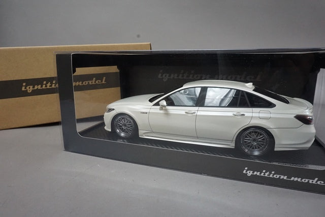 1:18 ignition model IG1677 Toyota Crown (220) 3.5L RS Advance White