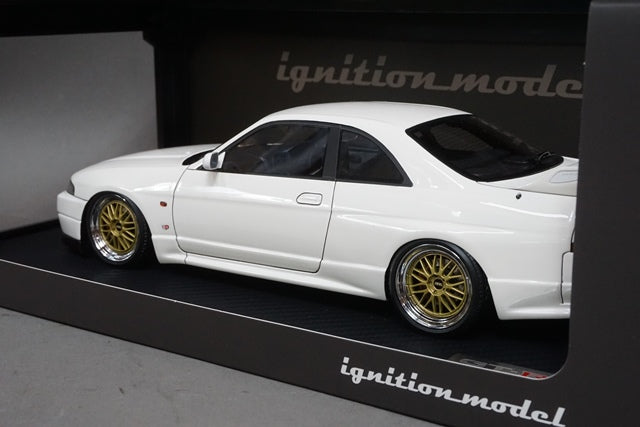 1:18 ignition model IG1310 Nissan Skyline GT-R (R33) Vspec White