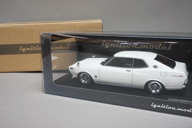 1:18 ignition model IG2403 Nissan Laurel 2000SGX (C130) White