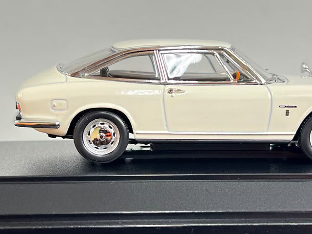 1:43 EBBRO 43400 Isuzu 117 Coupe Ivory