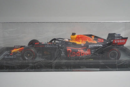 1:18 SPARK 18S609 Red Bull Racing Honda RB16B Abu Dhabi GP 2021 Winner #33 model car