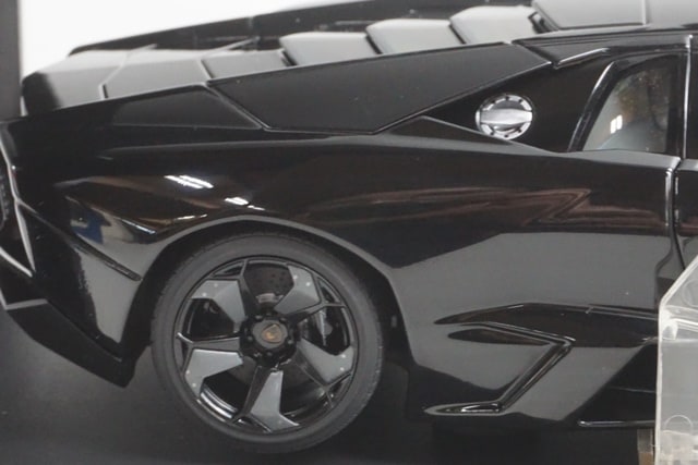 1:18 AUTOart 74592 Lamborghini Reventon Black
