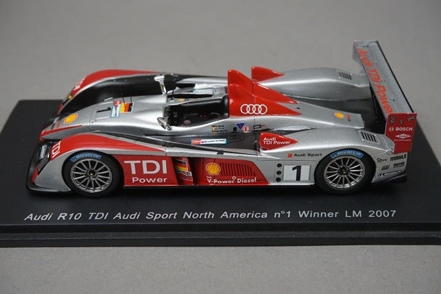 1:43 SPARK S0681 Audi R10 TDI Sport North American Le Mans 2007 #1 model car