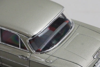 1:43 EBBRO 43569 Nissan Prince Gloria Super 6 1963 Gold