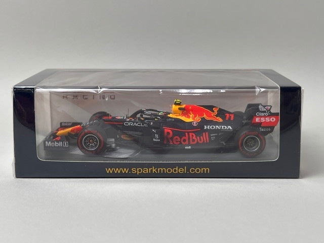 1:43 Spark S7667 Honda Red Bull Racing Honda RB16B 2021 Azerbaijan GP Winner (with Pit Board) S. Perez #11
