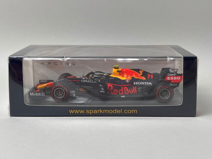 1:43 Spark S7667 Honda Red Bull Racing Honda RB16B 2021 Azerbaijan GP Winner (with Pit Board) S. Perez #11