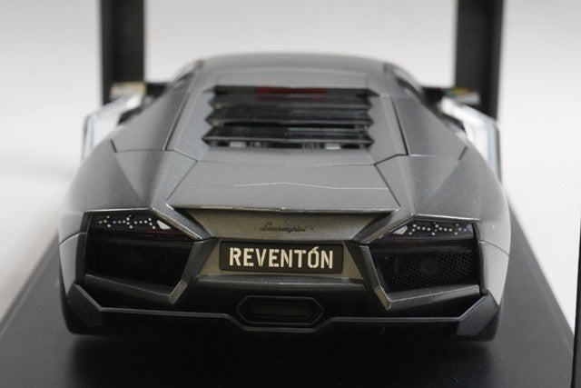 1:18 AUTOart 74591 Lamborghini Reventon Gray model car
