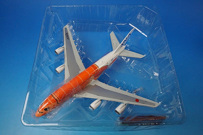 1:200 A380-800 ANA FLYING HONU Sunset Orange JA383A NH20146 ANA