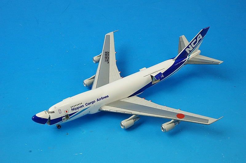 1:400 B747F NCA old paint JA8188 with GSE diorama accessories KZG44404 ANA