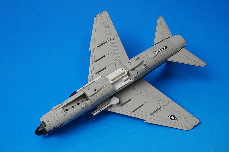 1:72 A-7D Corsair II USAF Korat Air Base 1972 686250 CENTURY WINGS airplane model