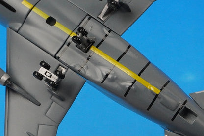 1:400 KC-10 Extender & B-2 Spirit 55601 Dragon airplane model