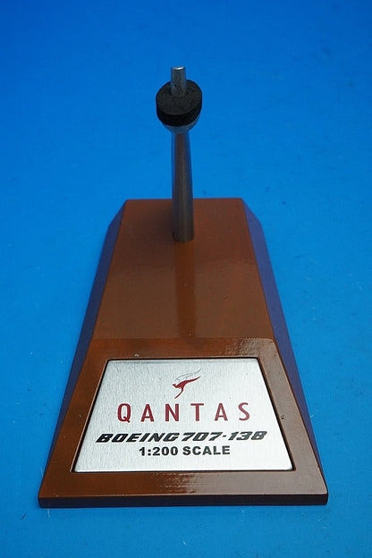 1:200 B707-138B Qantas VH-EBA IF70710817 INFLIGHT airplane model