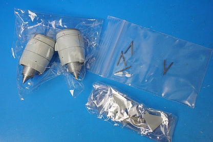 1:200 B777-300ER Singapore Selectable Engine Open Close 9V-SWZ EW277W010E JC Wings airplane model