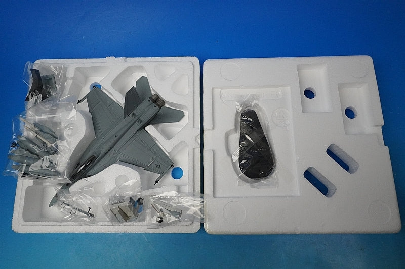 1:72 F/A-18F two-seater U.S. Navy 122nd Fighter Attack Squadron Flying Eagles Fairford Air Base #166673 HA5110 Hobby Master