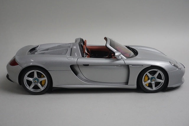 1:18 AUTOart 78041 Porsche Carrera GT Silver model car