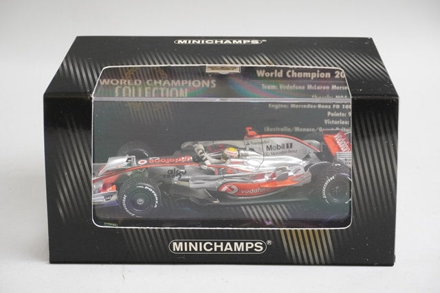 1:43 MINICHAMPS 530084332 Vodafone McLaren Mercedes MP4-23 2008 World Champion #22 L.Hamilton model car