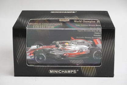 1:43 MINICHAMPS 530084332 Vodafone McLaren Mercedes MP4-23 2008 World Champion #22 L.Hamilton model car