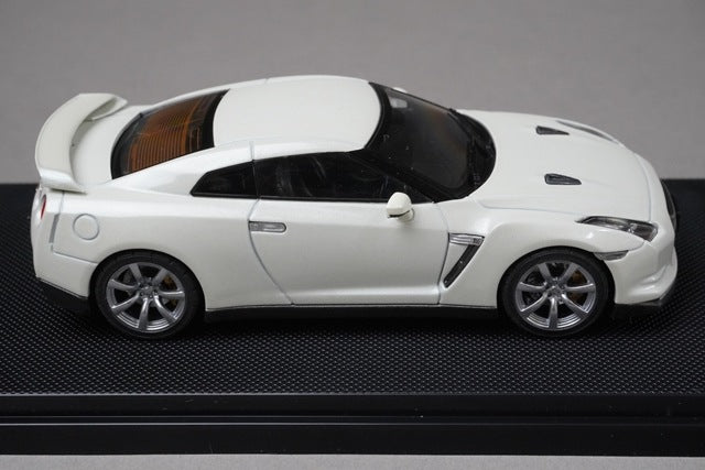 1:43 EBBRO 44037 Nissan GT-R 2007 White Pearl model car