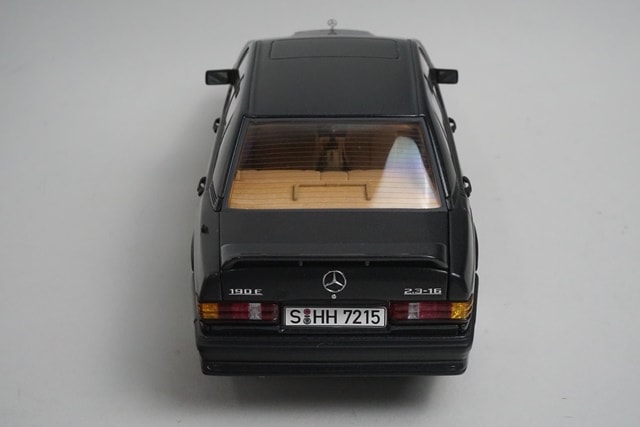 1:18 AUTOart 76122 Mercedes Benz 190E 2.3 16V Blue Black Metallic model car