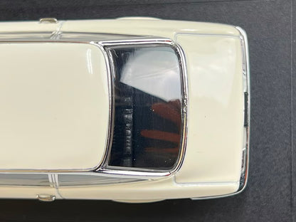 1:43 EBBRO 43400 Isuzu 117 Coupe Ivory