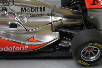 1:43 MINICHAMPS 533114304 Vodafone McLaren Mercedes MP4-26 2011 #4 Janson Button model car