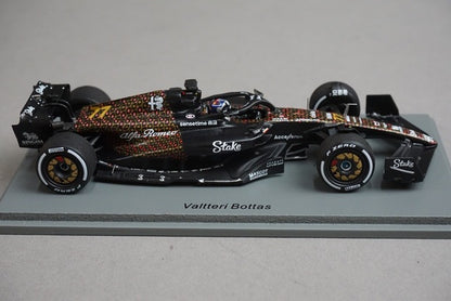 1:43 Spark S8938 Alfa Romeo F1 Team Stake C43 Las Vegas GP 2023 #77 V. Bottas model car