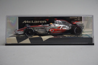 1:43 MINICHAMPS 530084322 Vodafone McLaren Mercedes MP4-23 2008 #22 L. Hamilton model car
