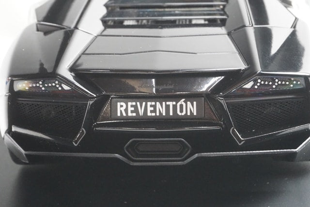 1:18 AUTOart 74592 Lamborghini Reventon Black
