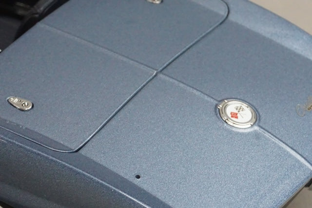 1:18 AUTOart 71192 Chevrolet Corvette Convertible 1963 Silver Blue